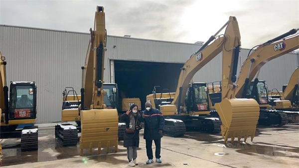 Customers visit Huihe Company