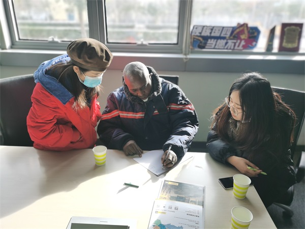 Customers visit Huihe Company