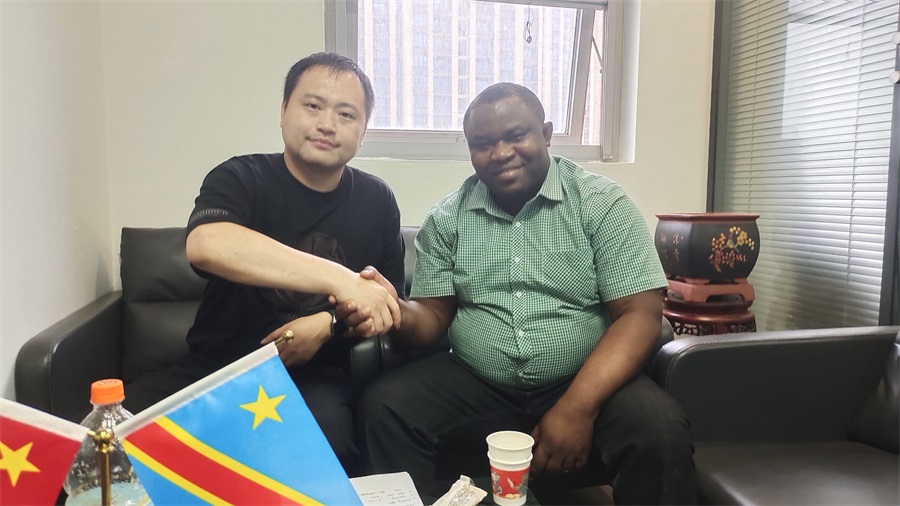 Customers visit Huihe Company