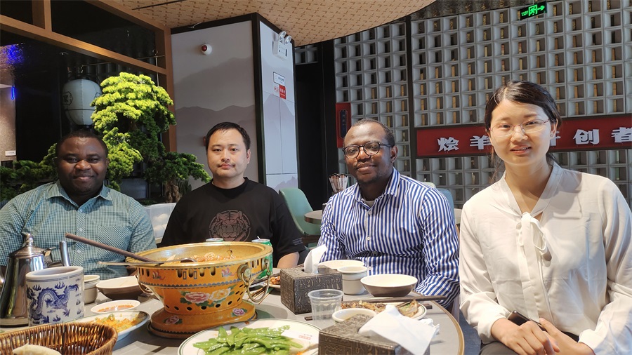 Customers visit Huihe Company