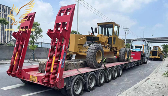 The used CAT grader is ready to be shipped to Zimbabwean customers after maintenance