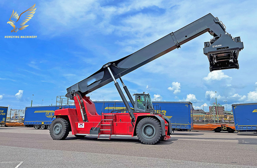 Reach Stacker