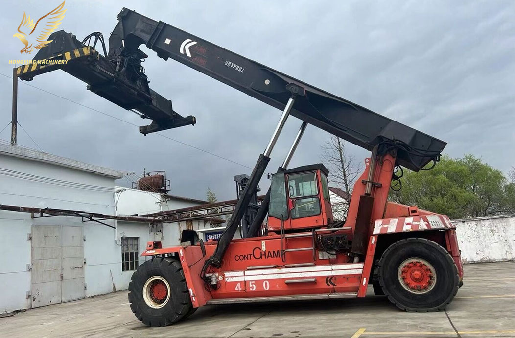 Reach Stacker